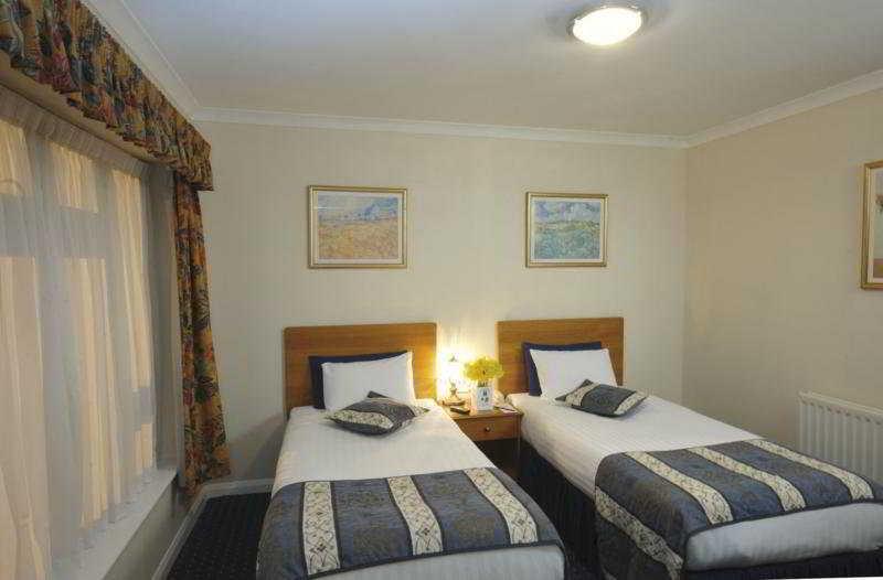 Flexistay Reading West Aparthotel - With Communal Kitchen Use Номер фото