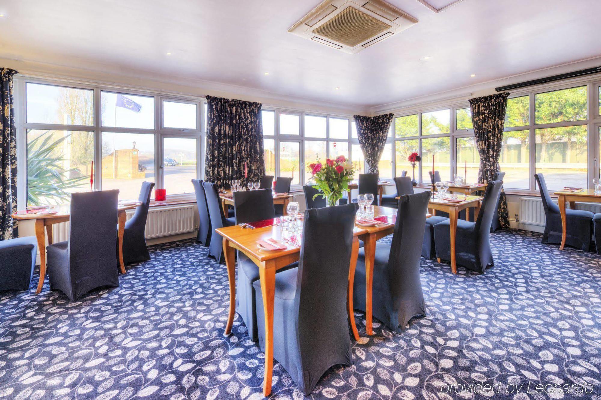 Flexistay Reading West Aparthotel - With Communal Kitchen Use Экстерьер фото