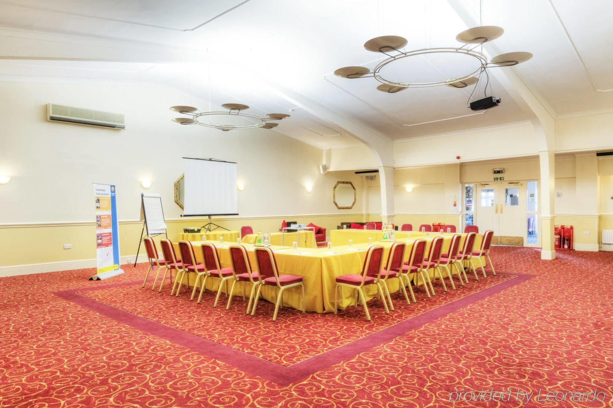 Flexistay Reading West Aparthotel - With Communal Kitchen Use Экстерьер фото